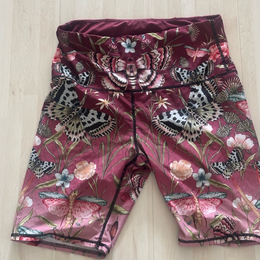 Women’s High-Waist Burgundy Butterfly Print Bike Shorts
